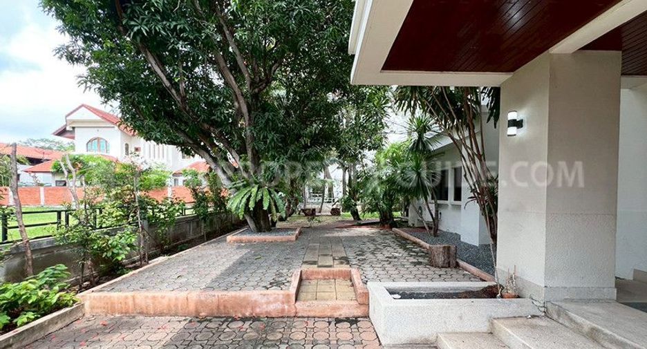 For rent 4 bedrooms house in Pak Kret, Nonthaburi