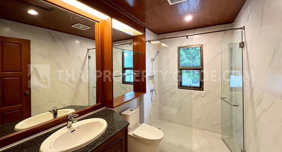 For rent 4 bedrooms house in Pak Kret, Nonthaburi