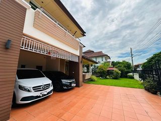 Haus zum Kauf mit 5 Zimmer in Si Racha, Chonburi