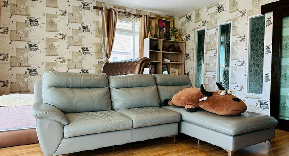 For sale 5 bedrooms house in Si Racha, Chonburi