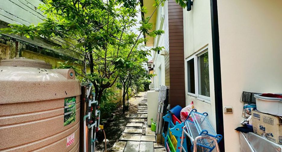 For sale 5 bedrooms house in Si Racha, Chonburi
