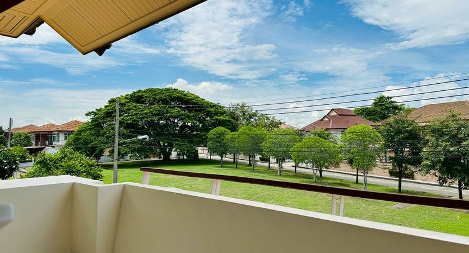 For sale 5 bedrooms house in Si Racha, Chonburi