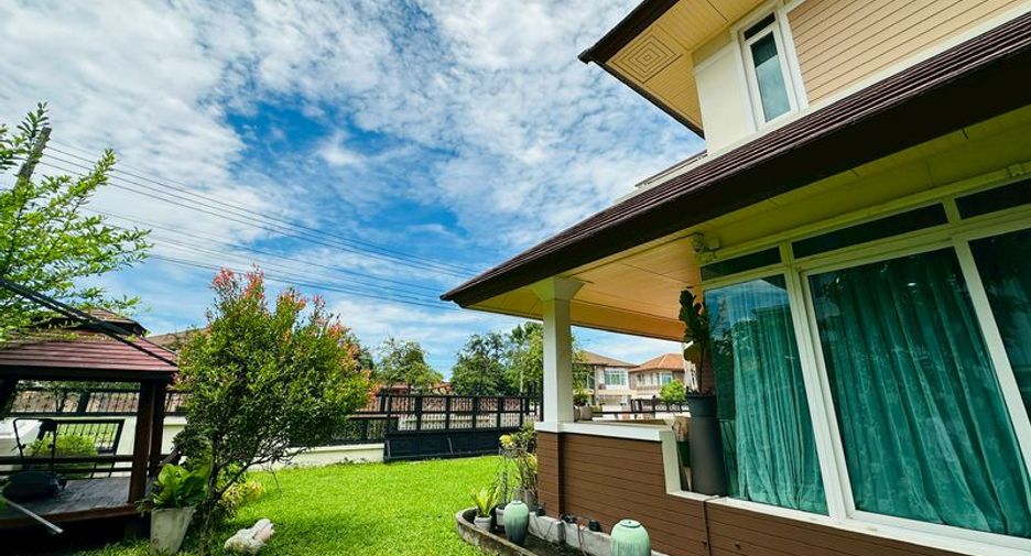 For sale 5 bedrooms house in Si Racha, Chonburi