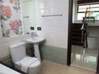Casa en alquiler y en venta de 4 habitaciones en Bang Lamung, Chonburi