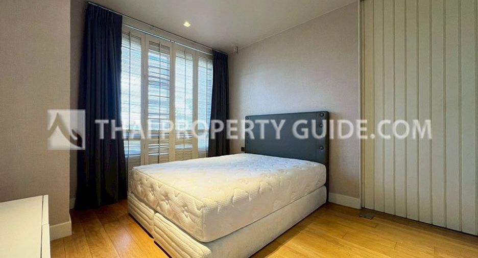 Haus zur Miete mit 4 Zimmer in Huai Khwang, Bangkok