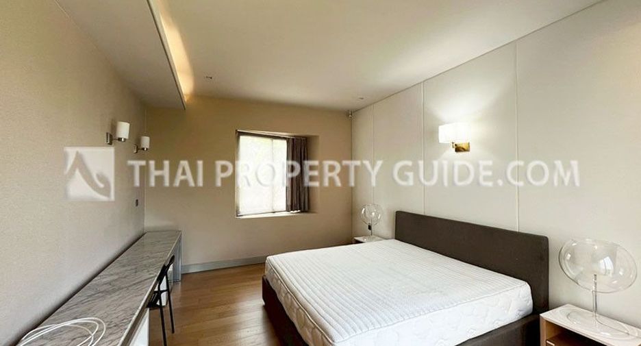 Haus zur Miete mit 4 Zimmer in Huai Khwang, Bangkok