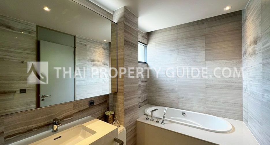 Haus zur Miete mit 4 Zimmer in Huai Khwang, Bangkok