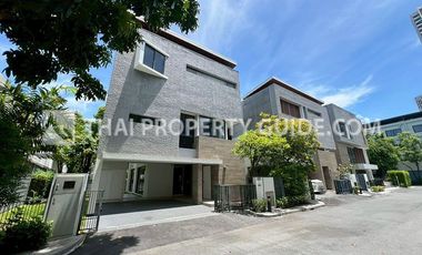 For rent 4 bedrooms house in Huai Khwang, Bangkok