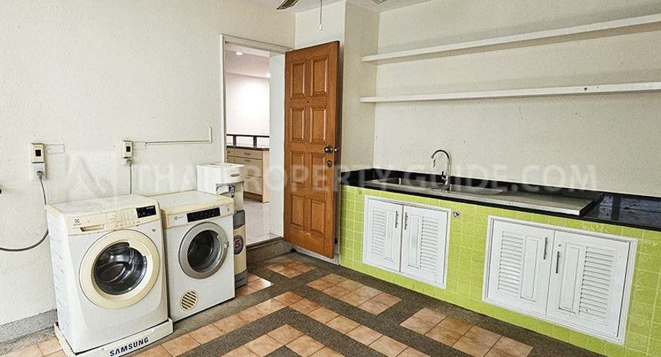 For rent 5 bedrooms house in Pak Kret, Nonthaburi