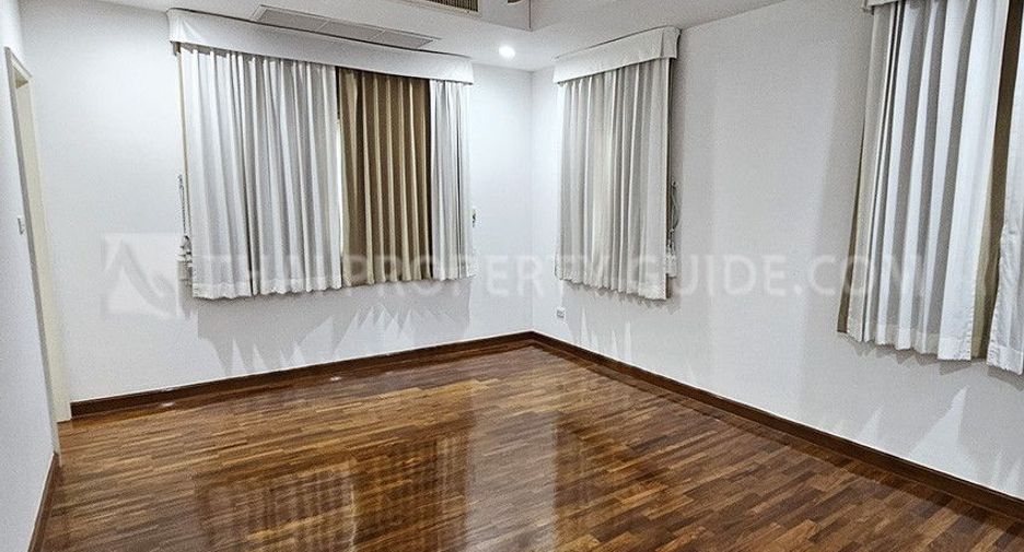 For rent 5 bedrooms house in Pak Kret, Nonthaburi