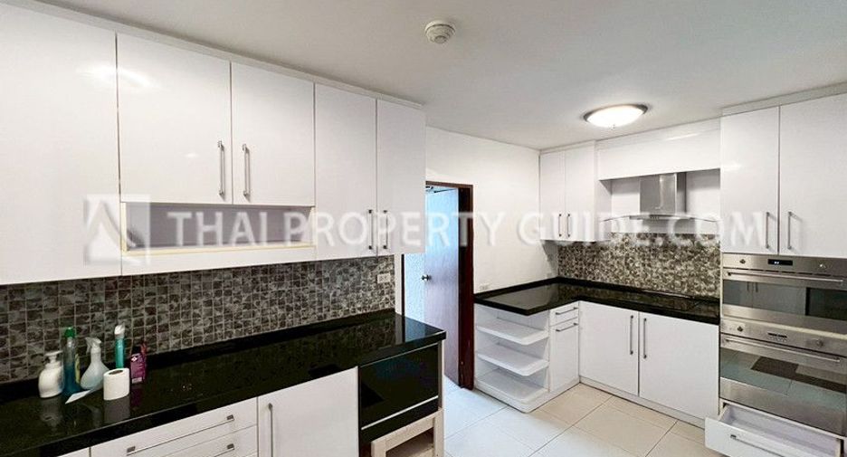 For rent 3 bedrooms condo in Yan Nawa, Bangkok