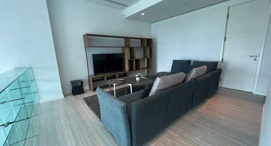 For rent 2 bedrooms condo in Pathum Wan, Bangkok