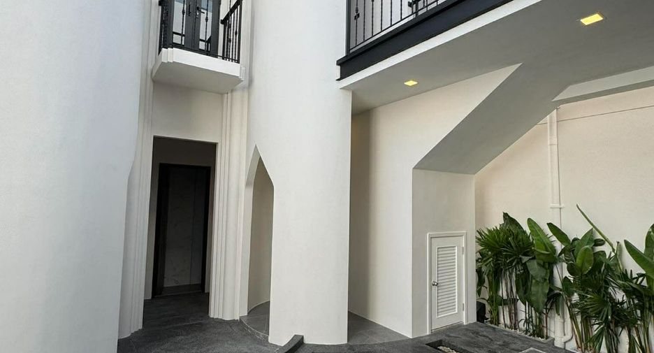 For rent 4 bedrooms villa in South Pattaya, Pattaya