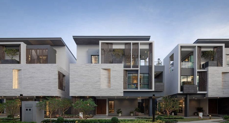 For sale 5 bedrooms house in Suan Luang, Bangkok