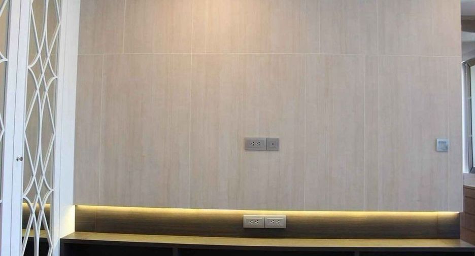 For rent and for sale 1 bed condo in Pathum Wan, Bangkok