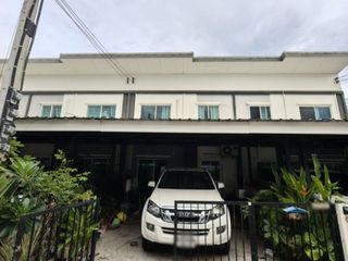 For sale 4 ベッドルーム townhouse in Bang Sao Thong, Samut Prakan