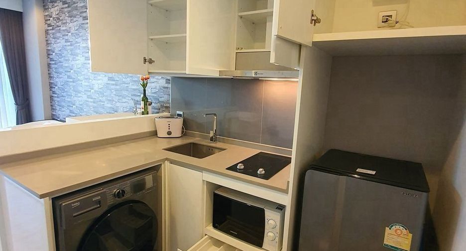 For rent and for sale 1 bed condo in Watthana, Bangkok