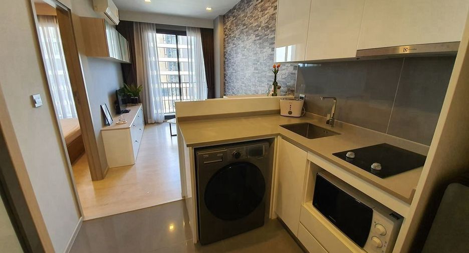 For rent and for sale 1 bed condo in Watthana, Bangkok