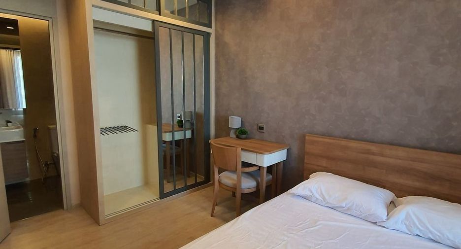 For rent and for sale 1 bed condo in Watthana, Bangkok