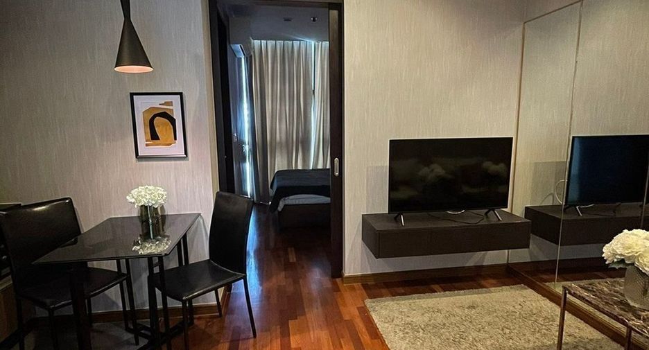 For sale 1 bed condo in Pathum Wan, Bangkok