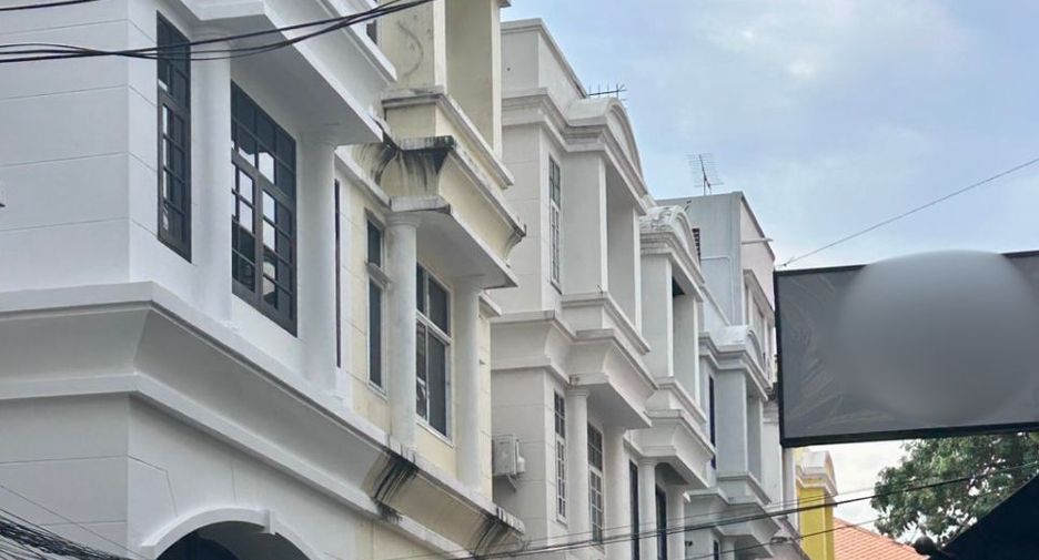 For rent retail Space in Khlong Toei, Bangkok