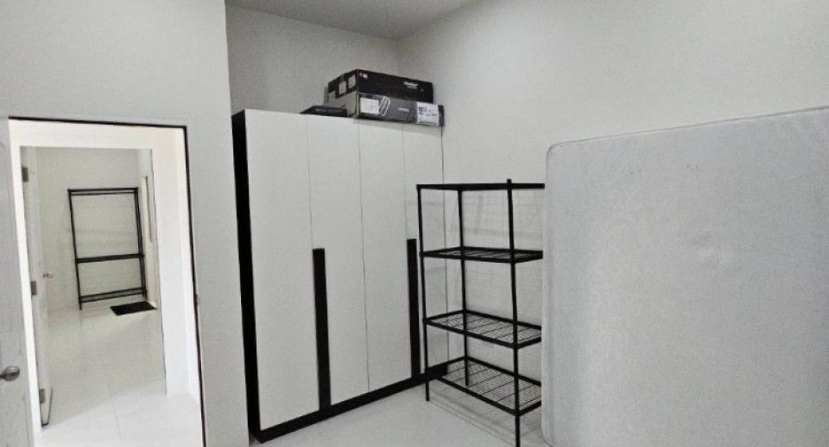 For sale 2 bedrooms townhouse in Bang Lamung, Chonburi