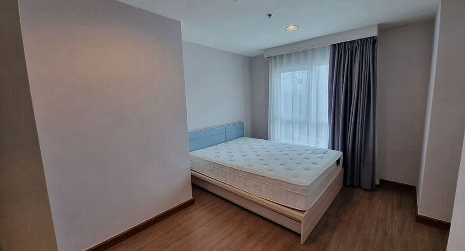 For rent 2 bedrooms condo in Huai Khwang, Bangkok