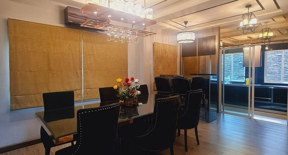 Casa en venta de 4 habitaciones en Bang Khae, Bangkok