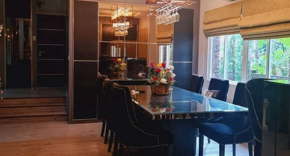 Casa en venta de 4 habitaciones en Bang Khae, Bangkok