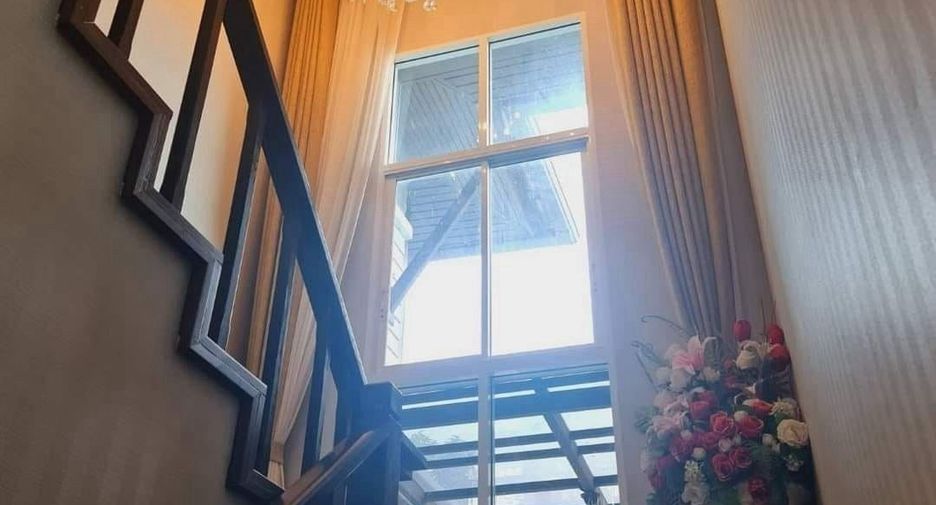 Casa en venta de 4 habitaciones en Bang Khae, Bangkok