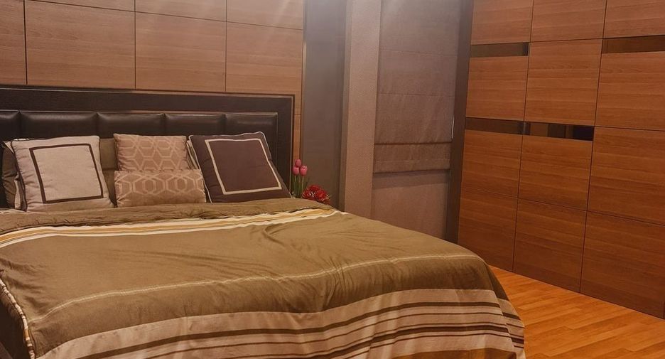 Casa en venta de 4 habitaciones en Bang Khae, Bangkok
