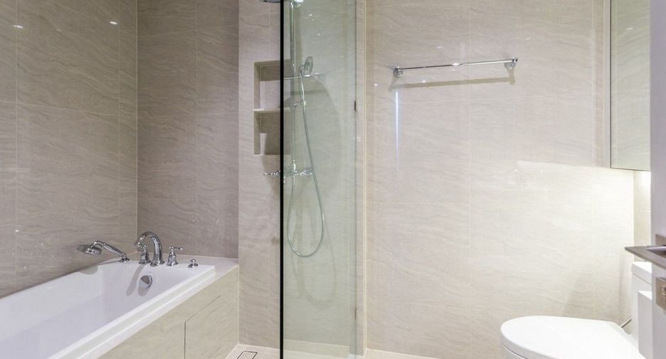 For rent and for sale 1 bed condo in Pathum Wan, Bangkok