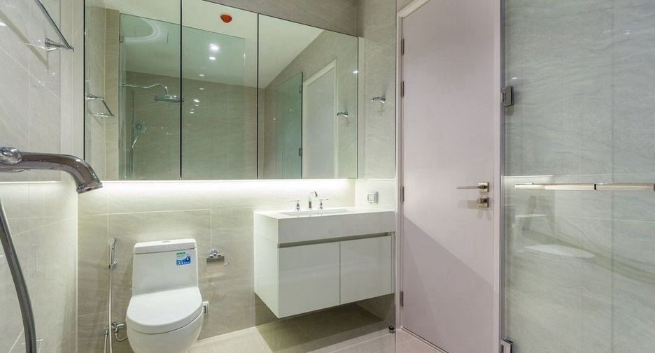 For rent and for sale 1 bed condo in Pathum Wan, Bangkok