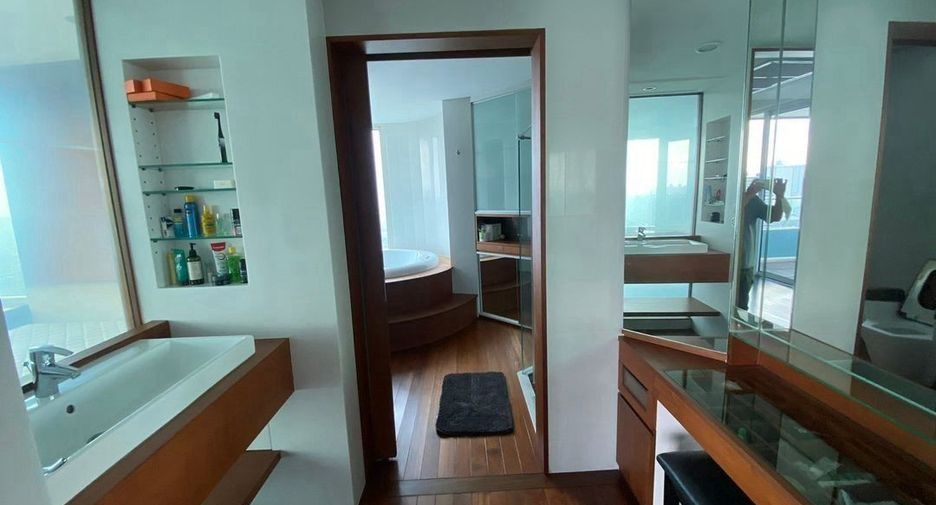 For rent and for sale 4 bedrooms condo in Bang Kho Laem, Bangkok