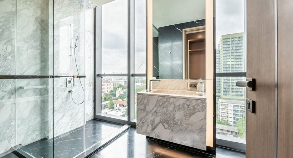 For rent and for sale 2 bedrooms condo in Watthana, Bangkok