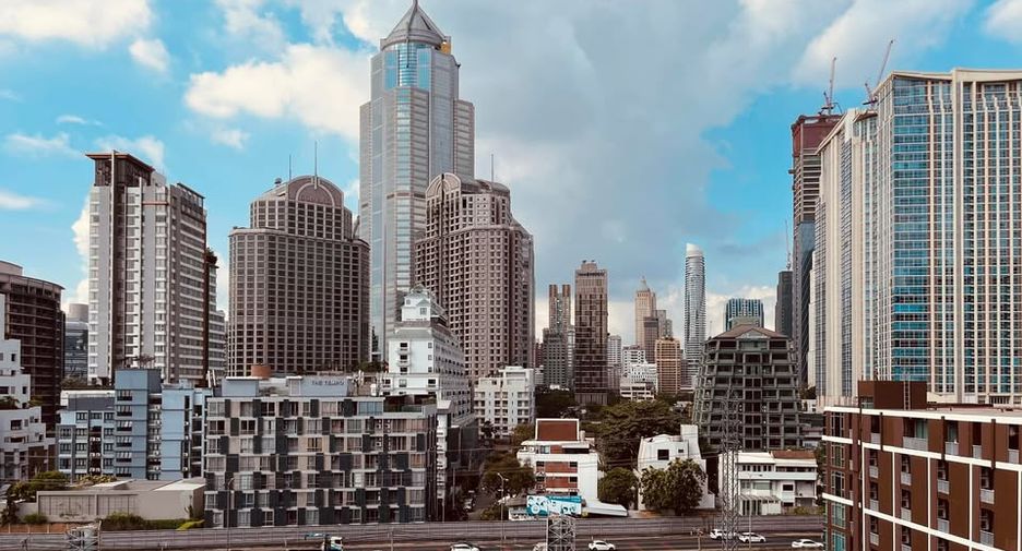 For rent 4 bedrooms condo in Thawi Watthana, Bangkok