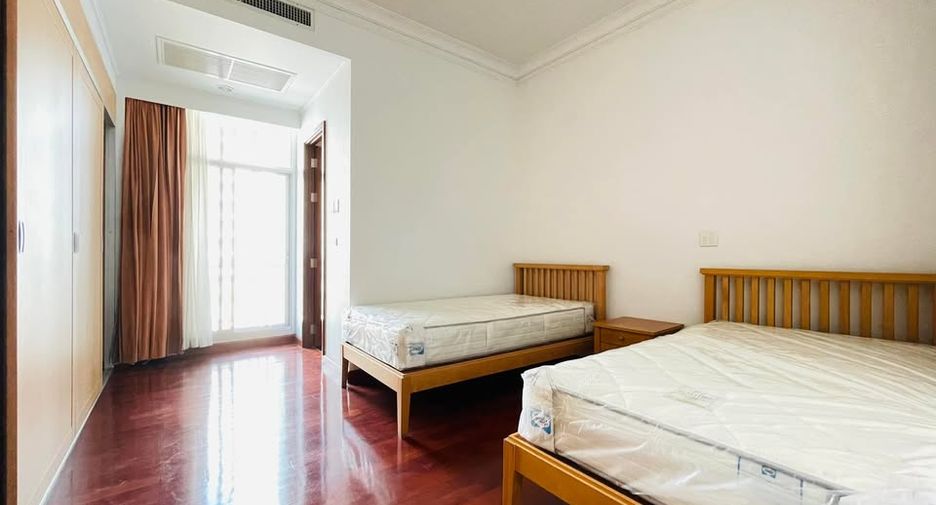 For rent 4 bedrooms condo in Thawi Watthana, Bangkok