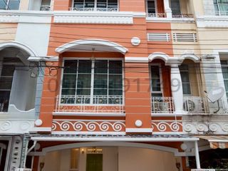 Reihenhaus zur Miete mit 3 Zimmer in Lat Phrao, Bangkok