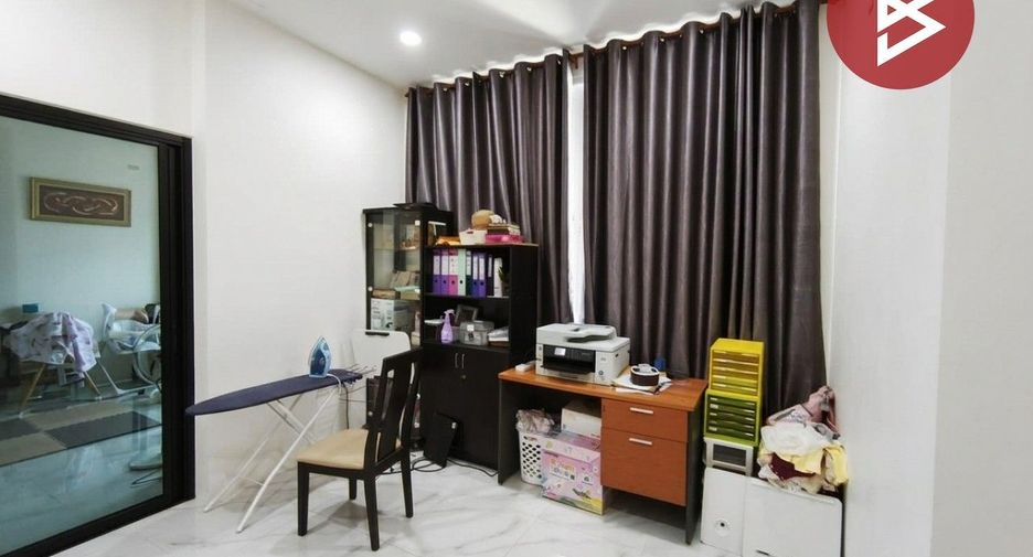 For sale 4 bedrooms house in Mueang Rayong, Rayong