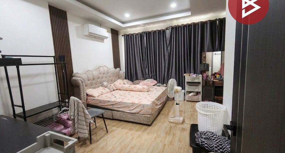For sale 4 bedrooms house in Mueang Rayong, Rayong