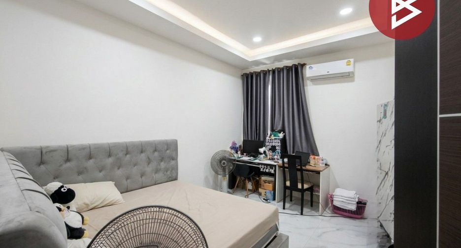 For sale 4 bedrooms house in Mueang Rayong, Rayong
