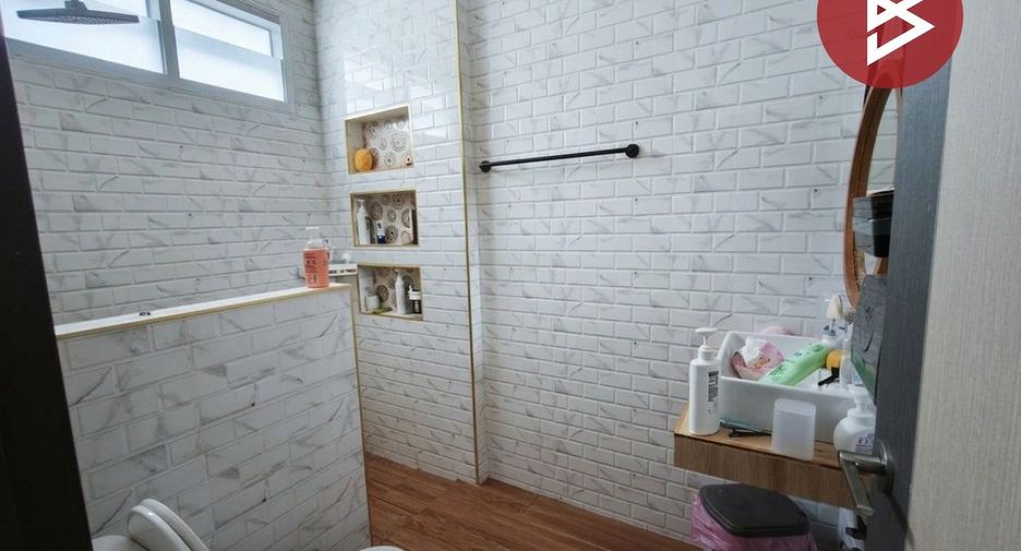 For sale 4 bedrooms house in Mueang Rayong, Rayong