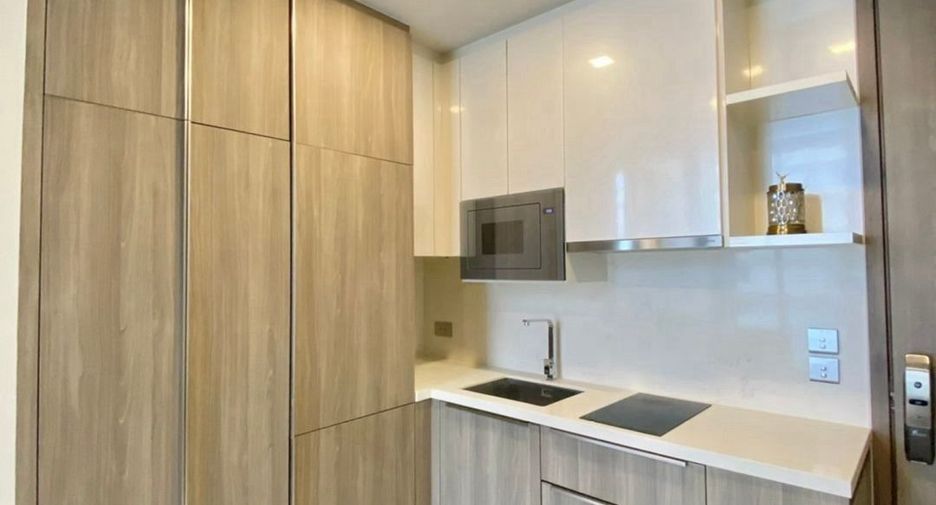 For sale 1 bed condo in Khlong Toei, Bangkok