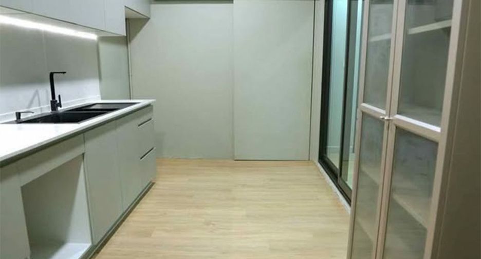 For sale 3 bedrooms townhouse in Suan Luang, Bangkok