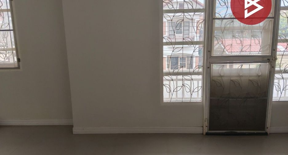 For sale 5 bedrooms house in Khlong Sam Wa, Bangkok