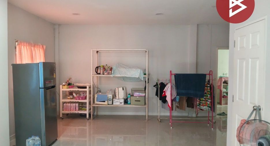 For sale 5 bedrooms house in Khlong Sam Wa, Bangkok