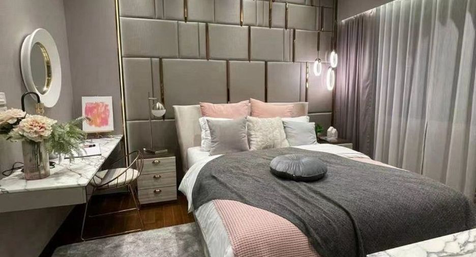 For sale 5 bedrooms house in Wang Thonglang, Bangkok