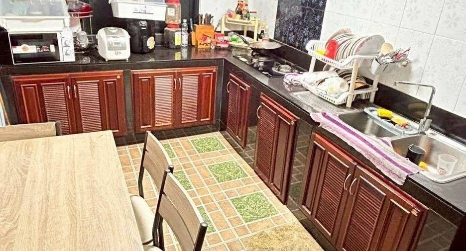 For sale 1 bed townhouse in Mueang Rayong, Rayong
