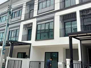 Reihenhaus zur Miete mit 3 Zimmer in Mueang Samut Prakan, Samut Prakan