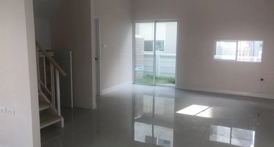 Haus zur Miete mit 3 Zimmer in Bang Phli, Samut Prakan